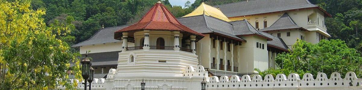 Headline for Iconic Temples in Kandy - Discover the ancient craftsmanship and savour a sense of tranquillity visiting these temples!