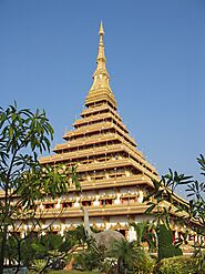 Visit the Nong Waeng Temple