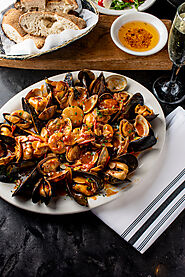 Spanish Garlic Shallot Mussels