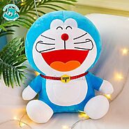 Gấu bông Doremon trong trang phục nhân viên tiệm cà phê
