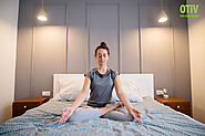 10 bài tập yoga trị mất ngủ, giúp ngủ ngon bạn nên biết | OTiV