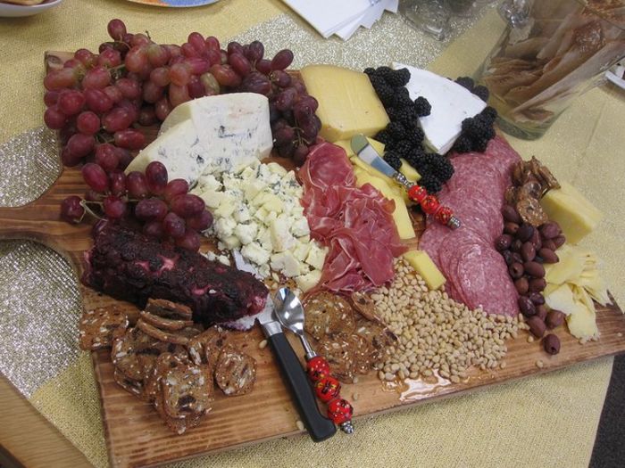 Best Gifts for Foodies Top Meat and Cheese Gift Baskets and Sets for