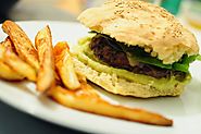 Street Food, Cuisine du Monde: Recette d'hamburger aux lentilles corail, avocat, chou chinois, oignon rouge et curry ...