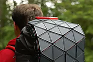 Un estudiante diseña unas placas solares flexibles para mochilas que recargan el móvil al completo | Computer Hoy