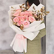 Express Your Love and Gratitude This Emirati Women’s Day 2024 with Elegant Floral Gifts