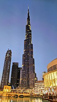 Glance at the Burj Khalifa