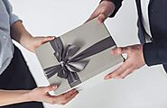 How to Choose The Perfect Customised Gift Box? – Celebloons