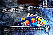 Understanding the Differences between Rewards Credit Cards and Frequent Flyer Cards