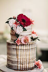 Website at https://www.floweraura.com/birthday/cakes