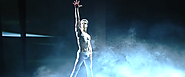 Svolta rock di Roberto Bolle alla finale del Festival di Sanremo: il video dell’esibizione