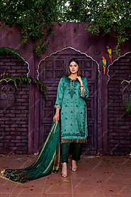 Latest Designs and Trends in Pakistani Salwar Suits