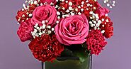 Elegant Roses & Carnations in a Vase | Online Delivery of Roses in India.