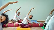 What are some yoga retreats in Rishikesh?