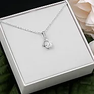 Types of Necklaces You Can Present to Your Family Members on Special Occasions - TheOmniBuzz