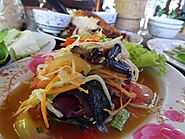 Som tam pu ma (spicy blue crab papaya salad)