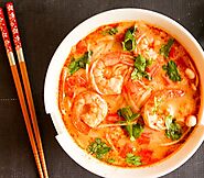 Tom yam goong (spicy shrimp soup)