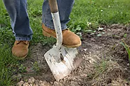 A Complete Guide to Men's Safety Boots & Landscaping Tools