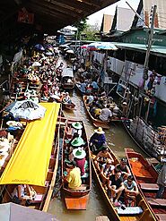 Damnoen Saduak floating market