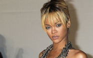 Rihanna 'hits fan with microphone' during Birmingham concert