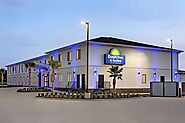 Days Inn & Suites by Wyndham Greater Tomball - 15525 FM 2920 Rd, TOMBALL, TX, US, 77377, 2.5 stars