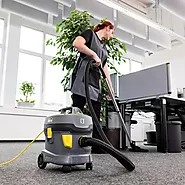 Beneficiile Curățeniei Regulate la Birou: De ce Este Importantă Menținerea unui Mediu de Lucru Curat și Ordonat