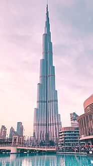 Cheap Dubai Excursions - Enjoy The Wonderful View From The Top Of Burj Khalifa