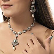 Buy Necklaces for Girls Online in Pakistan | Jadeno