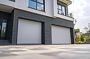 7 Situations That Demand Hiring Emergency Garage Door Service