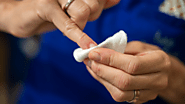 How to Choose the Best Nail Polish Remover Wipes for Healthy Nails