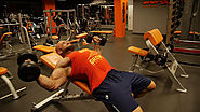 Plan treningowy Markusa Hoppe: Ćwiczenia na klatkę piersiową, biceps i triceps