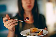 Purging: Dangers and Impact of This Eating Disorder Behavior