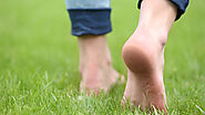 The Health Benefits of Walking Barefoot on Grass