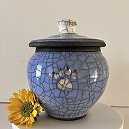 Where Love Rests: Choosing the Right Urn for Cremation | by Spiritpeturns | Sep, 2024 | Medium