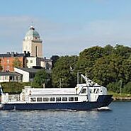 Ferry Round Trip to Suomenlinna + Suomenlinna Guided Tour