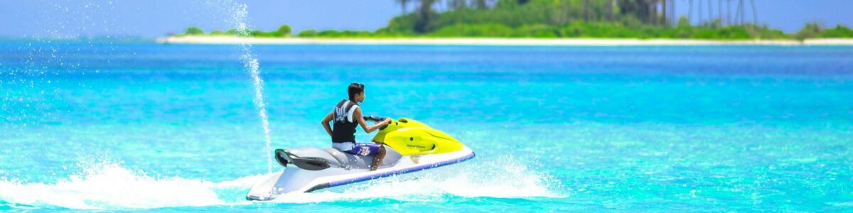 Listly dive into adventure must try water sports in the maldives headline
