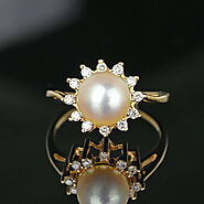 A Classic Vintage Jewelry piece - Na Hoku Diamond Halo Akoya Pearl Ring