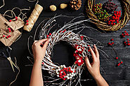 Christmas Wreaths: Personalized Festive Decorations with Candles