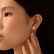 The Versatility of Pearl Earrings: A Touch of Classic Elegance