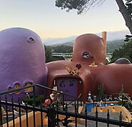 📍 Flintstone House in California