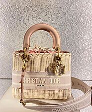 Stylish and affordable - Fake Dior bag from Replicagod