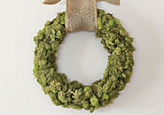 How to make a moss-covered wreath for St. Patrick's Day