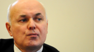 Iain Duncan Smith defends universal credit - video