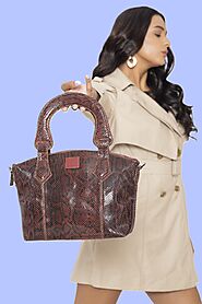 Snake Print Shoulder Bag Wine