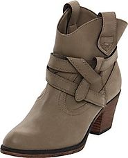 Best Reviewed Women's Cowboy Boots - Top Western Boots for Ladies 2016