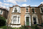 London Resident Sells His 3 Bedroom House for £125,000 More Than Last Years Valuation