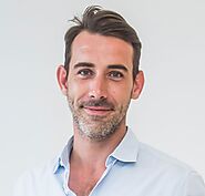 Meet Julien - Expert in Management and Customer Service