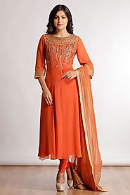 Up to 50% Discount On Designer Anarkali Suits by Satya Paul