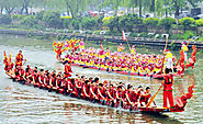 A picture of the Chinese racing the dragon boats