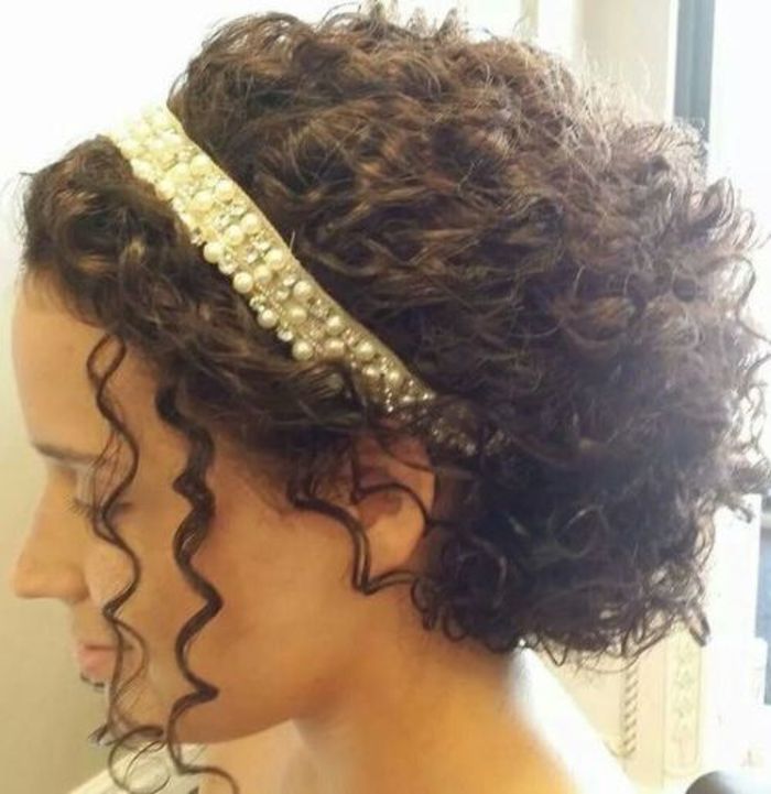 5 Of The Best Bridal Hairstyles For Short And Curly Hair A