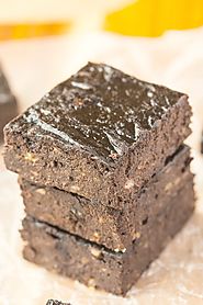 Healthy 3 Ingredient Flourless Brownies (Paleo, Vegan, Gluten Free)